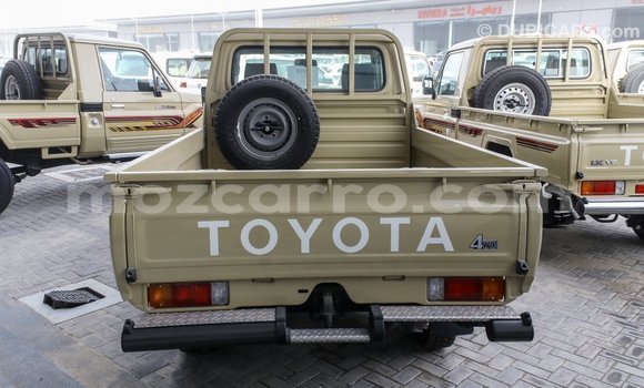 Tenga Imported Toyota Land Cruiser Beige Mota in Import - Dubai in Cabo Delgado Tenga Imported Toyota Land Cruiser Beige Mota in Import - Dubai in Cabo Delgado