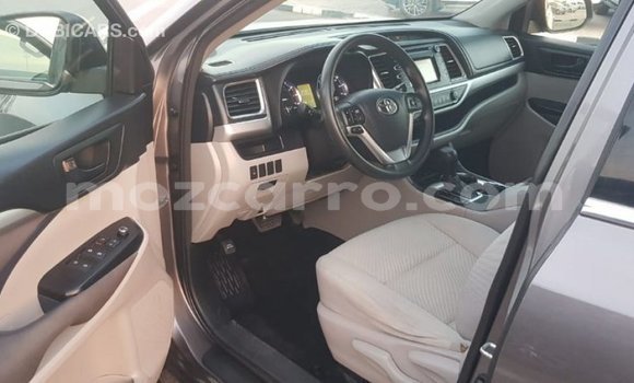 Nunua Imported Toyota Highlander Nyingine Gari ndani ya Import - Dubai nchini Cabo Delgado Nunua Imported Toyota Highlander Nyingine Gari ndani ya Import - Dubai nchini Cabo Delgado