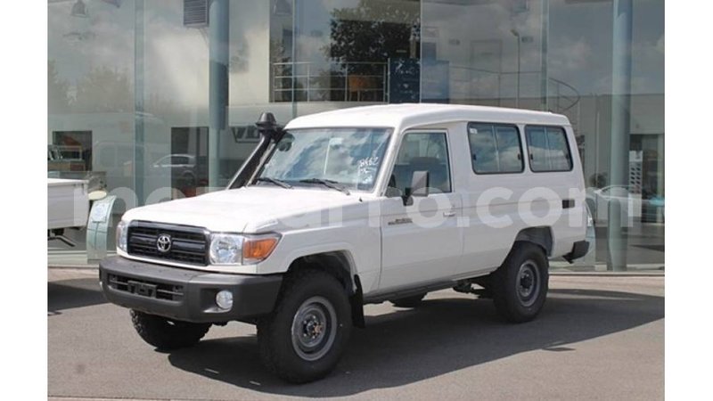 Big with watermark toyota land cruiser cabo delgado import dubai 7495