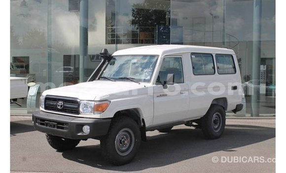 Tenga Imported Toyota Land Cruiser Chena Mota in Import - Dubai in Cabo Delgado Tenga Imported Toyota Land Cruiser Chena Mota in Import - Dubai in Cabo Delgado