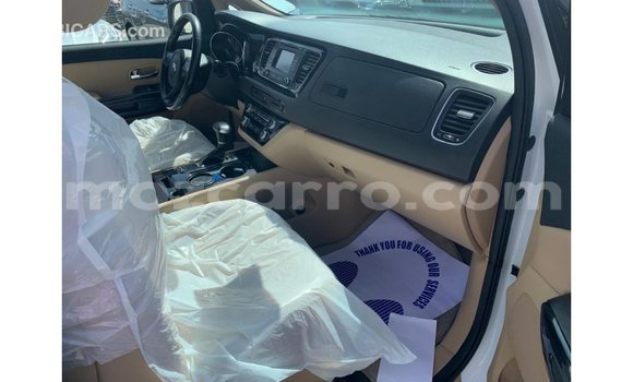 Comprar Importar Kia Carnival Branco Carro em Import - Dubai em Cabo Delgado Comprar Importar Kia Carnival Branco Carro em Import - Dubai em Cabo Delgado