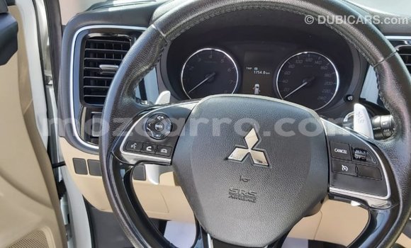 Comprar Importar Mitsubishi Outlander Branco Carro em Import - Dubai em Cabo Delgado Comprar Importar Mitsubishi Outlander Branco Carro em Import - Dubai em Cabo Delgado