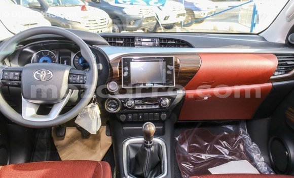 Tenga Imported Toyota Hilux Chena Mota in Import - Dubai in Cabo Delgado Tenga Imported Toyota Hilux Chena Mota in Import - Dubai in Cabo Delgado