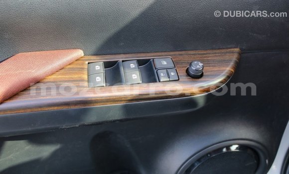 Tenga Imported Toyota Hilux Chena Mota in Import - Dubai in Cabo Delgado Tenga Imported Toyota Hilux Chena Mota in Import - Dubai in Cabo Delgado