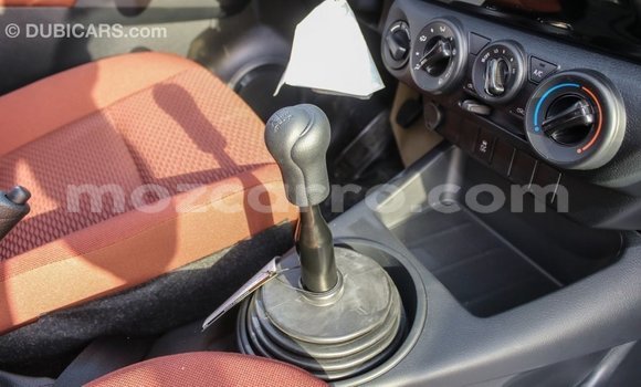 Tenga Imported Toyota Hilux Chena Mota in Import - Dubai in Cabo Delgado Tenga Imported Toyota Hilux Chena Mota in Import - Dubai in Cabo Delgado