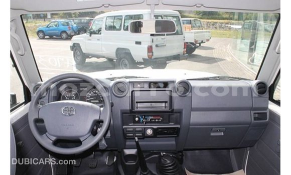 Tenga Imported Toyota Land Cruiser Chena Mota in Import - Dubai in Cabo Delgado Tenga Imported Toyota Land Cruiser Chena Mota in Import - Dubai in Cabo Delgado