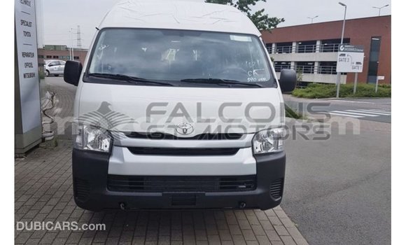 Comprar Importar Toyota Hiace Branco Carro em Import - Dubai em Cabo Delgado Comprar Importar Toyota Hiace Branco Carro em Import - Dubai em Cabo Delgado