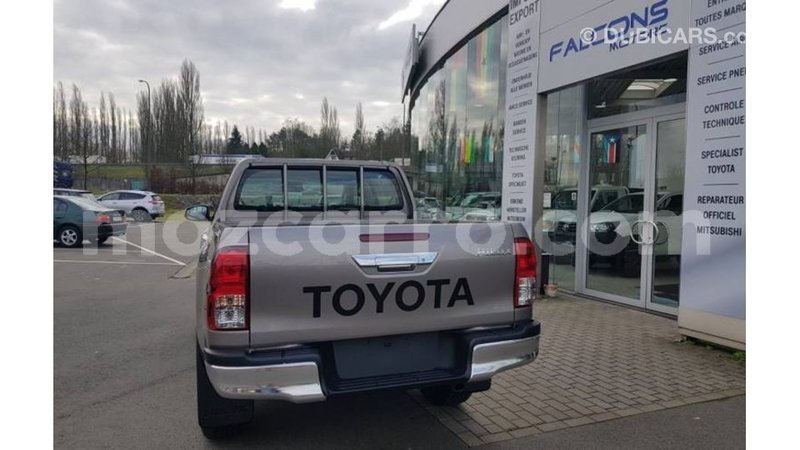 Big with watermark toyota hilux cabo delgado import dubai 7550