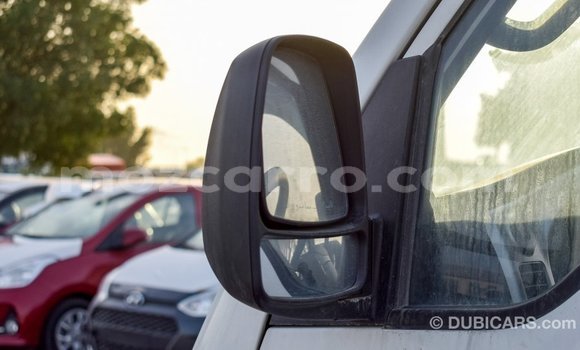 Comprar Importar Kia Carens Branco Carro em Import - Dubai em Cabo Delgado Comprar Importar Kia Carens Branco Carro em Import - Dubai em Cabo Delgado