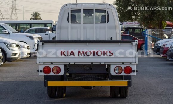Comprar Importar Kia Carens Branco Carro em Import - Dubai em Cabo Delgado Comprar Importar Kia Carens Branco Carro em Import - Dubai em Cabo Delgado