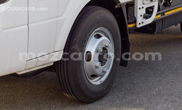 Comprar Importar Kia Carens Branco Carro em Import - Dubai em Cabo Delgado Comprar Importar Kia Carens Branco Carro em Import - Dubai em Cabo Delgado