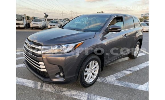 Tenga Imported Toyota Highlander Zvimwe Mota in Import - Dubai in Cabo Delgado Tenga Imported Toyota Highlander Zvimwe Mota in Import - Dubai in Cabo Delgado