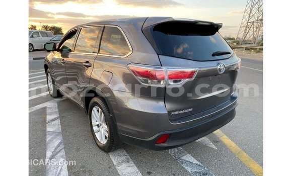 Tenga Imported Toyota Highlander Zvimwe Mota in Import - Dubai in Cabo Delgado Tenga Imported Toyota Highlander Zvimwe Mota in Import - Dubai in Cabo Delgado