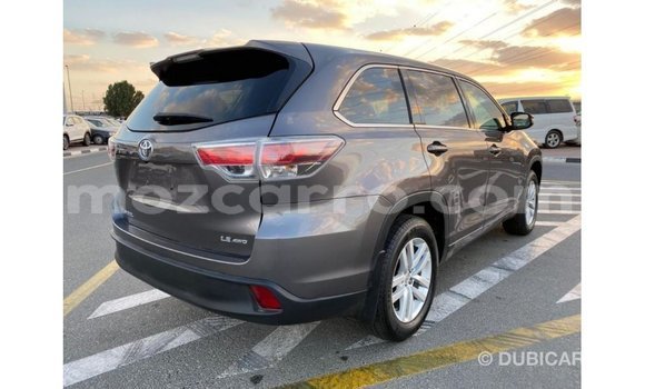 Tenga Imported Toyota Highlander Zvimwe Mota in Import - Dubai in Cabo Delgado Tenga Imported Toyota Highlander Zvimwe Mota in Import - Dubai in Cabo Delgado