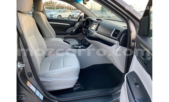 Tenga Imported Toyota Highlander Zvimwe Mota in Import - Dubai in Cabo Delgado Tenga Imported Toyota Highlander Zvimwe Mota in Import - Dubai in Cabo Delgado