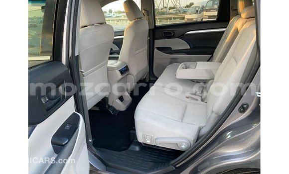 Tenga Imported Toyota Highlander Zvimwe Mota in Import - Dubai in Cabo Delgado Tenga Imported Toyota Highlander Zvimwe Mota in Import - Dubai in Cabo Delgado
