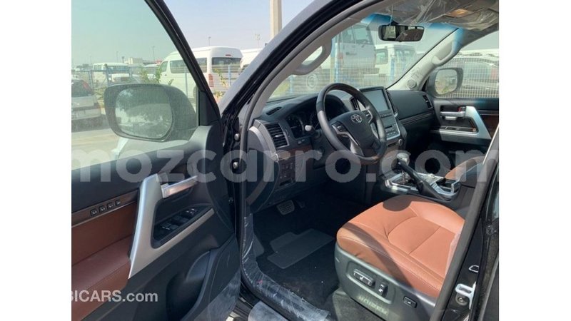 Big with watermark toyota land cruiser cabo delgado import dubai 7571