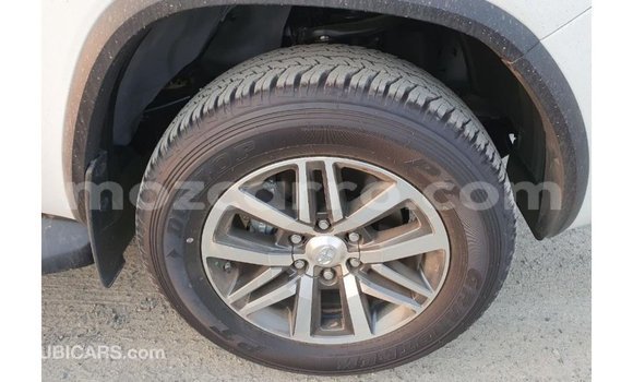 Nunua Imported Toyota Fortuner Nyeupe Gari ndani ya Import - Dubai nchini Cabo Delgado Nunua Imported Toyota Fortuner Nyeupe Gari ndani ya Import - Dubai nchini Cabo Delgado