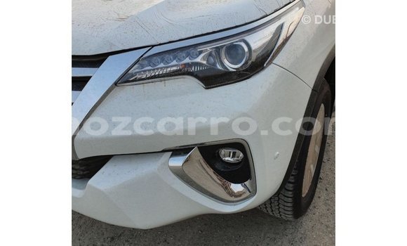 Nunua Imported Toyota Fortuner Nyeupe Gari ndani ya Import - Dubai nchini Cabo Delgado Nunua Imported Toyota Fortuner Nyeupe Gari ndani ya Import - Dubai nchini Cabo Delgado