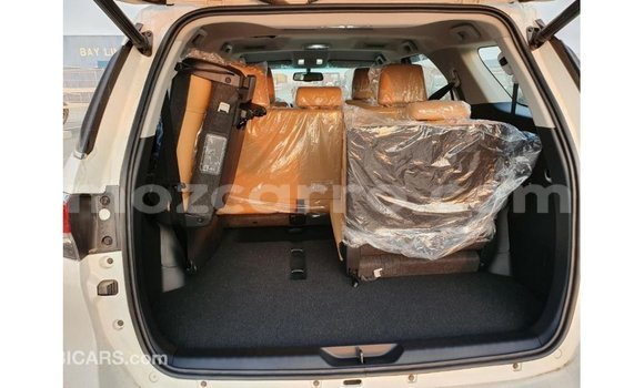 Nunua Imported Toyota Fortuner Nyeupe Gari ndani ya Import - Dubai nchini Cabo Delgado Nunua Imported Toyota Fortuner Nyeupe Gari ndani ya Import - Dubai nchini Cabo Delgado