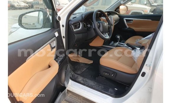 Nunua Imported Toyota Fortuner Nyeupe Gari ndani ya Import - Dubai nchini Cabo Delgado Nunua Imported Toyota Fortuner Nyeupe Gari ndani ya Import - Dubai nchini Cabo Delgado