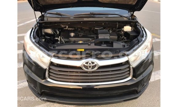 Tenga Imported Toyota Highlander Nhema Mota in Import - Dubai in Cabo Delgado Tenga Imported Toyota Highlander Nhema Mota in Import - Dubai in Cabo Delgado