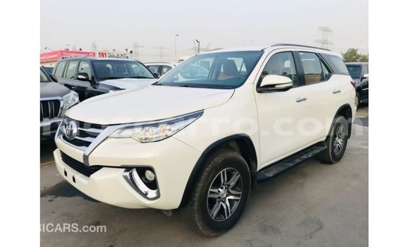 Comprar Importar Toyota Fortuner Branco Carro em Import - Dubai em Cabo Delgado Comprar Importar Toyota Fortuner Branco Carro em Import - Dubai em Cabo Delgado