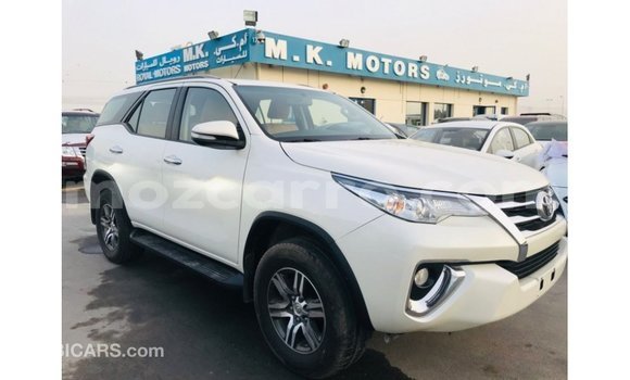 Comprar Importar Toyota Fortuner Branco Carro em Import - Dubai em Cabo Delgado Comprar Importar Toyota Fortuner Branco Carro em Import - Dubai em Cabo Delgado