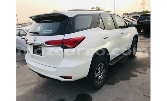 Comprar Importar Toyota Fortuner Branco Carro em Import - Dubai em Cabo Delgado Comprar Importar Toyota Fortuner Branco Carro em Import - Dubai em Cabo Delgado