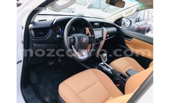 Comprar Importar Toyota Fortuner Branco Carro em Import - Dubai em Cabo Delgado Comprar Importar Toyota Fortuner Branco Carro em Import - Dubai em Cabo Delgado