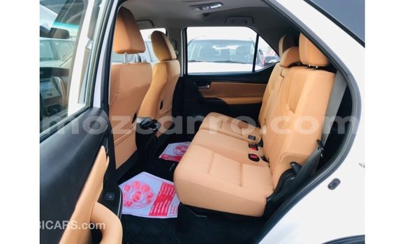 Comprar Importar Toyota Fortuner Branco Carro em Import - Dubai em Cabo Delgado Comprar Importar Toyota Fortuner Branco Carro em Import - Dubai em Cabo Delgado