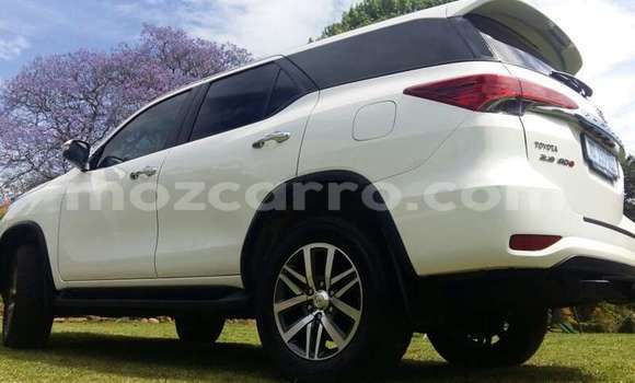 Buy Used Toyota Fortuner White Car in Maputo in Maputo Buy Used Toyota Fortuner White Car in Maputo in Maputo
