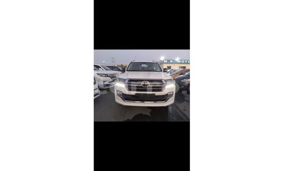Buy Import Toyota Land Cruiser White Car in Import - Dubai in Cabo Delgado Buy Import Toyota Land Cruiser White Car in Import - Dubai in Cabo Delgado