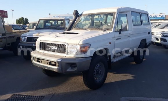 Tenga Imported Toyota Land Cruiser Chena Mota in Import - Dubai in Cabo Delgado Tenga Imported Toyota Land Cruiser Chena Mota in Import - Dubai in Cabo Delgado