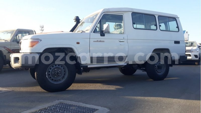 Big with watermark toyota land cruiser cabo delgado import dubai 7593