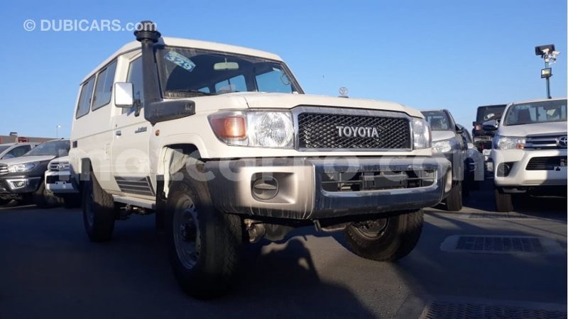 Big with watermark toyota land cruiser cabo delgado import dubai 7593
