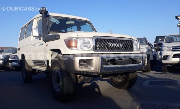 Tenga Imported Toyota Land Cruiser Chena Mota in Import - Dubai in Cabo Delgado Tenga Imported Toyota Land Cruiser Chena Mota in Import - Dubai in Cabo Delgado