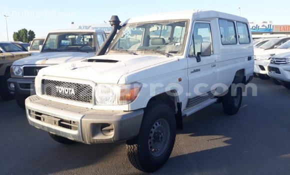 Tenga Imported Toyota Land Cruiser Chena Mota in Import - Dubai in Cabo Delgado Tenga Imported Toyota Land Cruiser Chena Mota in Import - Dubai in Cabo Delgado