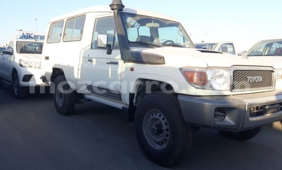 Tenga Imported Toyota Land Cruiser Chena Mota in Import - Dubai in Cabo Delgado Tenga Imported Toyota Land Cruiser Chena Mota in Import - Dubai in Cabo Delgado