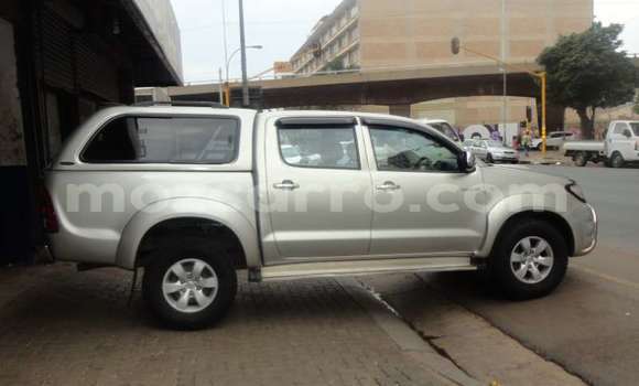 Buy Used Toyota Hilux Silver Car in Maputo in Maputo Buy Used Toyota Hilux Silver Car in Maputo in Maputo