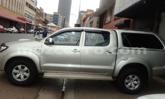 Buy Used Toyota Hilux Silver Car in Maputo in Maputo Buy Used Toyota Hilux Silver Car in Maputo in Maputo