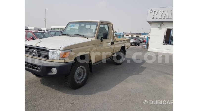 Big with watermark toyota land cruiser cabo delgado import dubai 7601