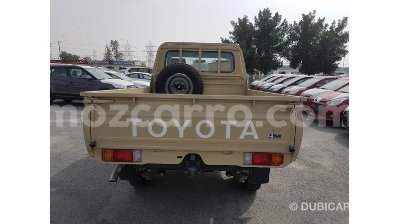 Big with watermark toyota land cruiser cabo delgado import dubai 7601