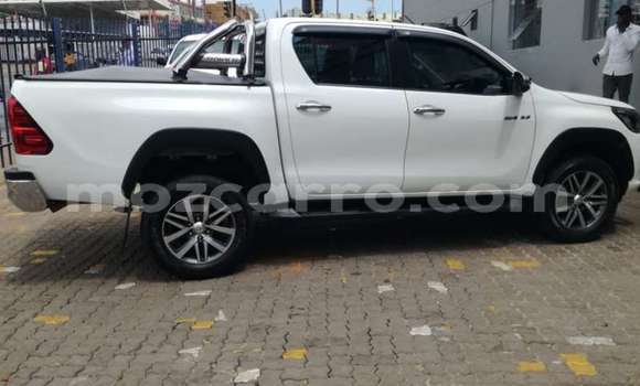 Buy Used Toyota Hilux White Car in Maputo in Maputo Buy Used Toyota Hilux White Car in Maputo in Maputo