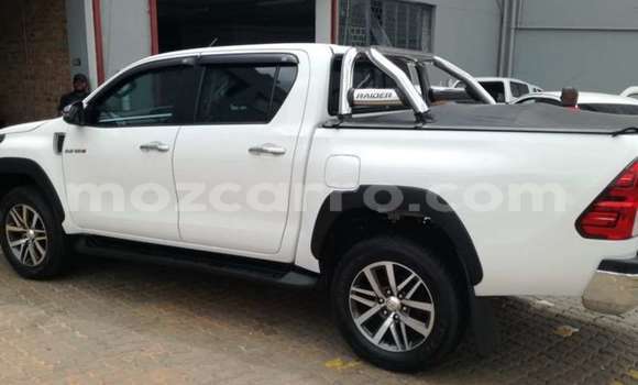 Buy Used Toyota Hilux White Car in Maputo in Maputo Buy Used Toyota Hilux White Car in Maputo in Maputo