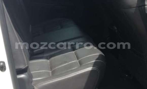 Buy Used Toyota Hilux White Car in Maputo in Maputo Buy Used Toyota Hilux White Car in Maputo in Maputo