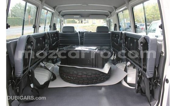 Tenga Imported Toyota Land Cruiser Chena Mota in Import - Dubai in Cabo Delgado Tenga Imported Toyota Land Cruiser Chena Mota in Import - Dubai in Cabo Delgado