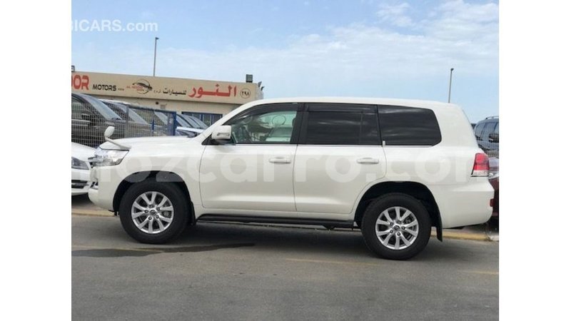 Big with watermark toyota land cruiser cabo delgado import dubai 7623