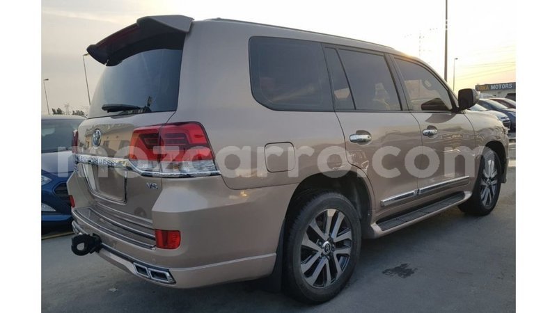 Big with watermark toyota land cruiser cabo delgado import dubai 7628