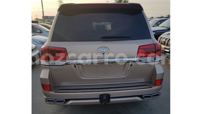 Big with watermark toyota land cruiser cabo delgado import dubai 7628